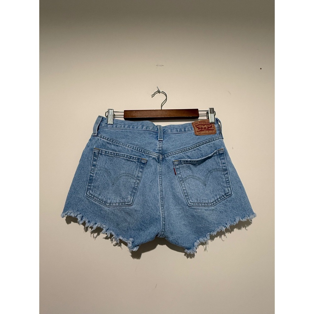 Levis 501 Original Light Wash High Waisted Cut Off Denim Shorts Size 28